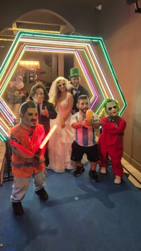 Enanos en fiesta de casamiento